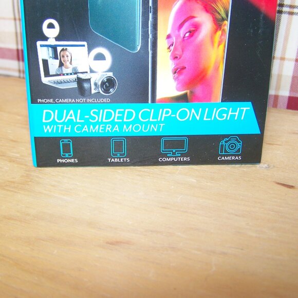 Bower NWB Dual-Sided Clip-On Light with Camera Mount - Picture 2 of 3